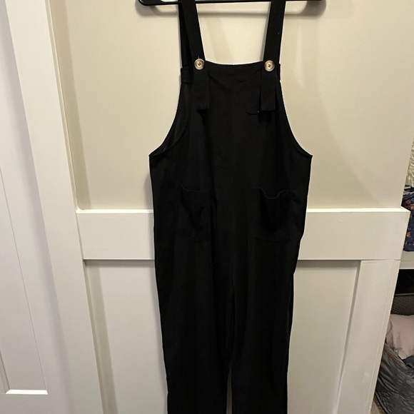 SHEIN Black Overall Jumpsuit - Picture 2 of 10